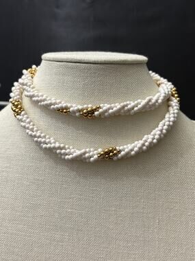 Vintage Napier White Single Strand Necklace
